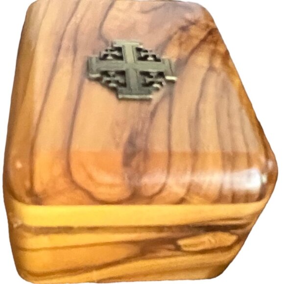 Vintage Olive Wood Trinket Box W/ Jerusalem Cross Design 2.75" X 2.25" X 1.5" - Picture 1 of 9